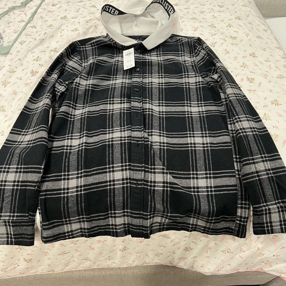 Brand new with tag Hollister men shirt size S